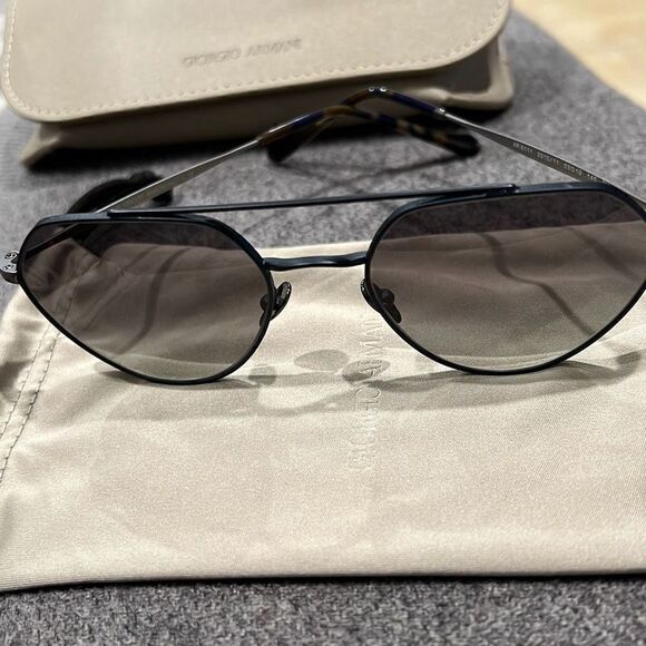 Giorgio Armani sunglasses - Picture 1 of 5